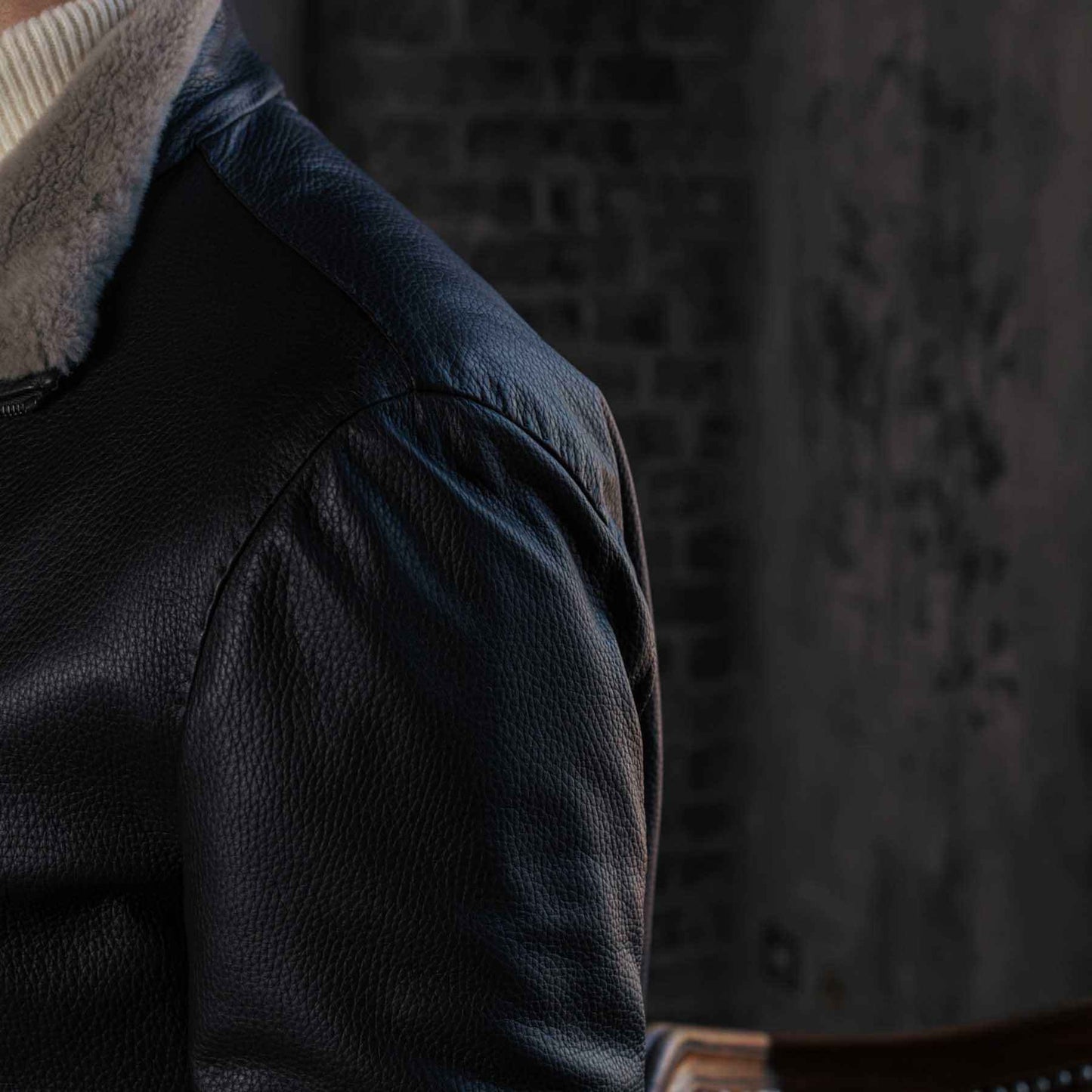 Rifugio Iconic Deerskin Beaver Jacket – Ivory Black