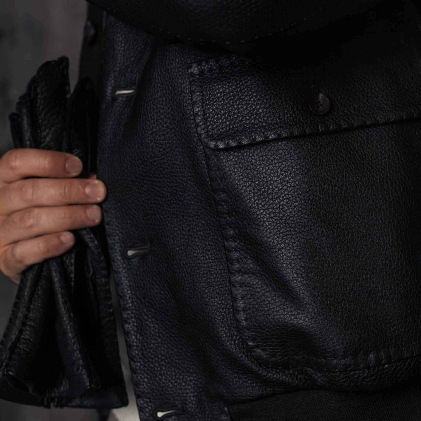 Rifugio Iconic Deerskin Beaver Jacket – Ivory Black