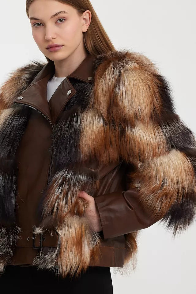 Nordic Luxe – Women's Genuine Lambskin Leather Jacket with Finland Fox Fur Trim Luxequir Vogue